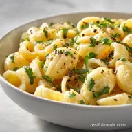 One Pot Creamy Garlic Pasta in 20 Minutes